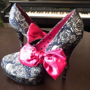 Iron fist skull heels